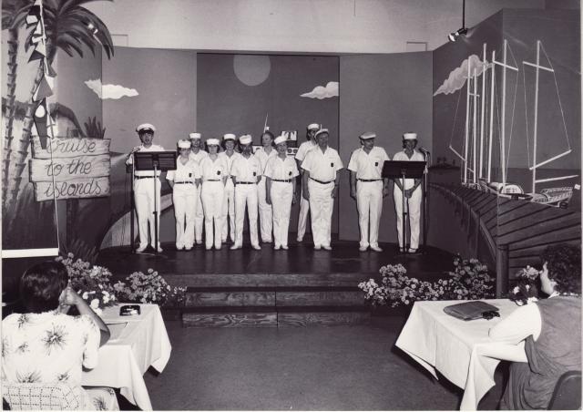 Twee vrouwen. Dat was alles wat er kwam opdagen voor het promotie-evenement van de cruise. En ze konden mekaar niet uitstaan van het eerste contact.